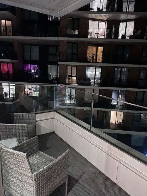 Stylish Apartment Docklands Londres Exterior foto