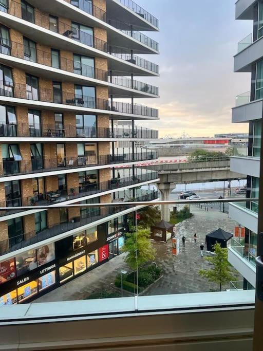 Stylish Apartment Docklands Londres Exterior foto